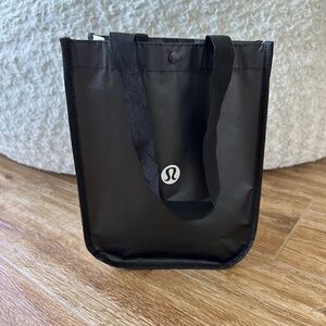 NEW Lululemon black and white small Reusable Shopping Tote Bag Snap Button
